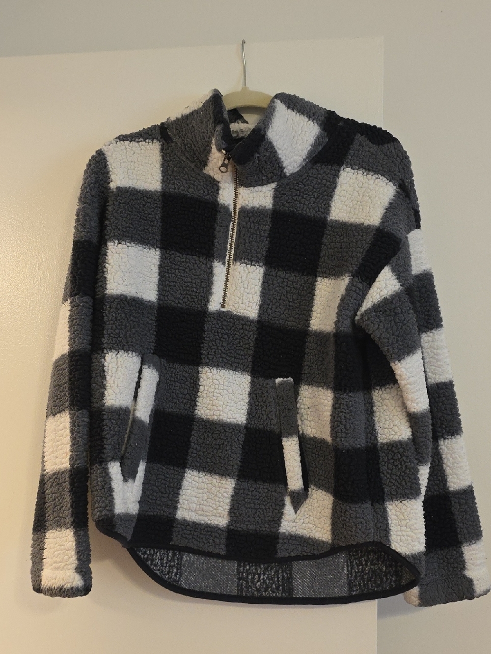 Womens's Black & Gray Buffalo Plaid Sherpa Pullover
